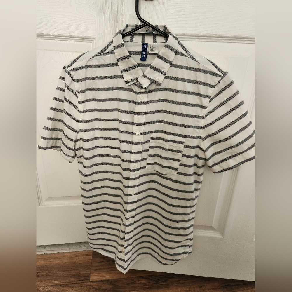 Divided (H&M) stripped button up